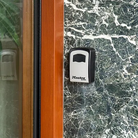 Modern Chiou Daire *