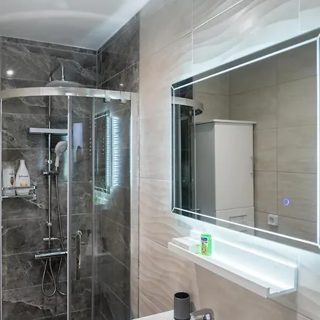 Modern Chiou Apartment *